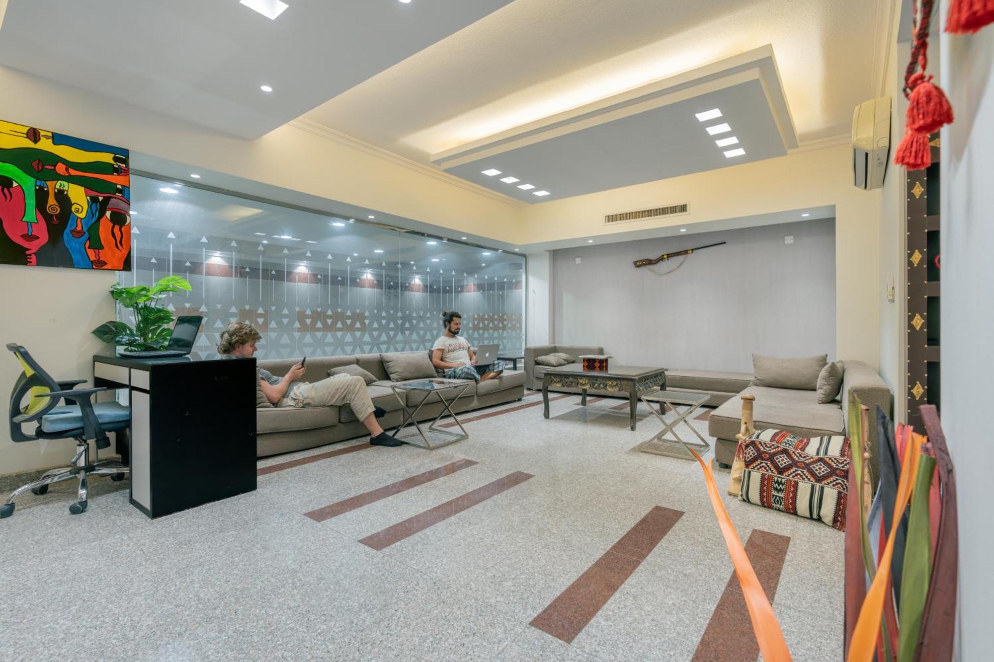 Sands Inn Hostel Эр-Рияд Экстерьер фото